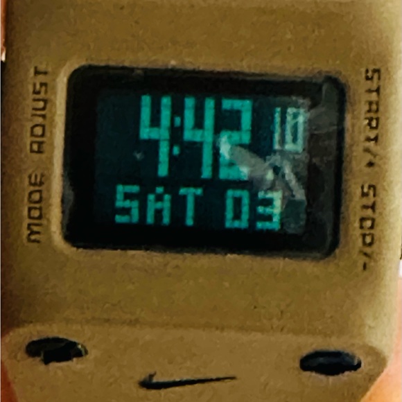 NWT Nike Chisel Tan Smartwatch - Picture 6 of 6